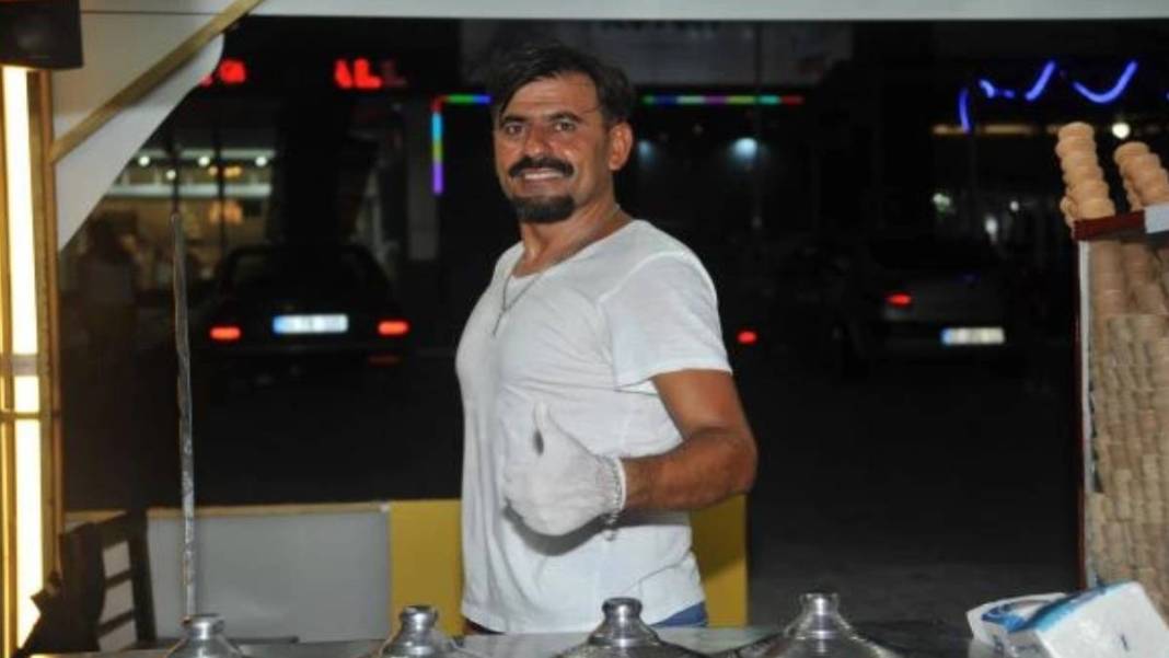 Çılgın Dondurmacı Mehmet Dinç'in aslen nereli olduğunu öğrenenler şok oluyor! Kıvrak dansının nereden geldiği belli oldu... 2